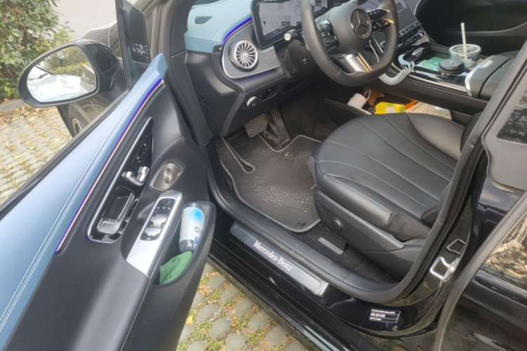 奔驰EQE 2022款 350 先型特别版中控内饰7003