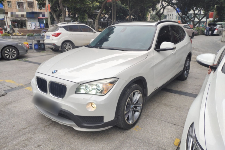 宝马X1 2015款 sDrive18i 领先晋级版车身外观1