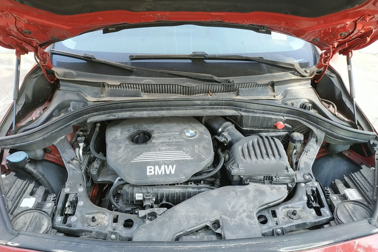 宝马2系旅行车 2016款 218i 领先型机舱底盘24