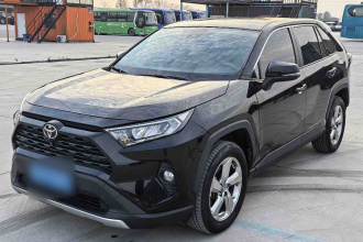 丰田 RAV4荣放 2022款 2.0L CVT两驱风尚Plus版