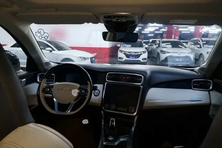 领克01 2017款 2.0T 两驱耀Pro版中控内饰7002