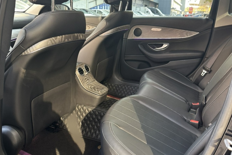奔驰E级 2021款 E 300 L 时尚型中控内饰7002
