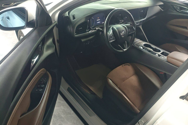 别克 君威 2020款 552T 豪华型中控内饰20