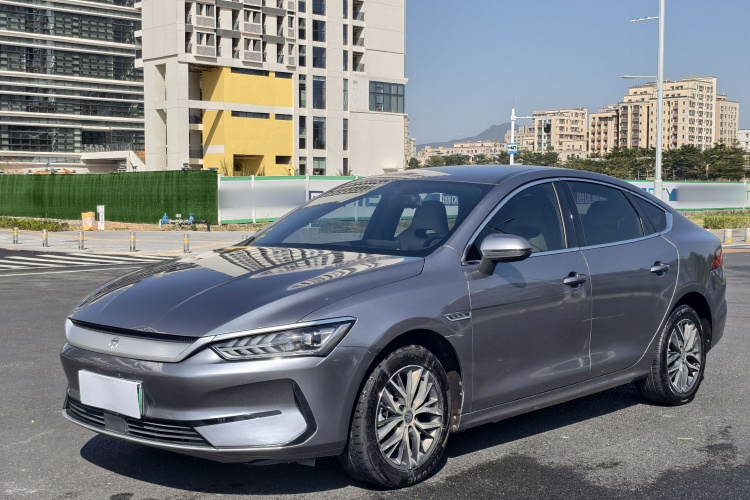 比亚迪 秦PLUS 2023款 冠军版 EV 420KM领先型车身外观1