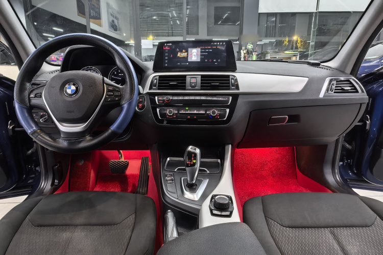 宝马1系(进口) 2018款 118i 领先型中控内饰7002