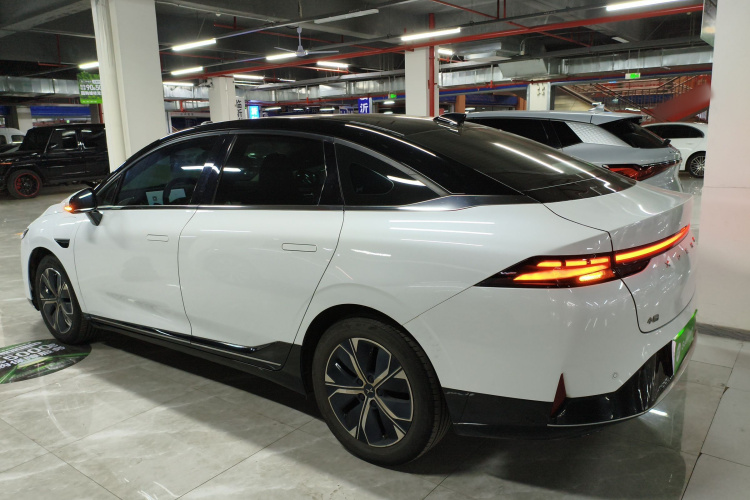 小鹏P5 2021款 550G车身外观4