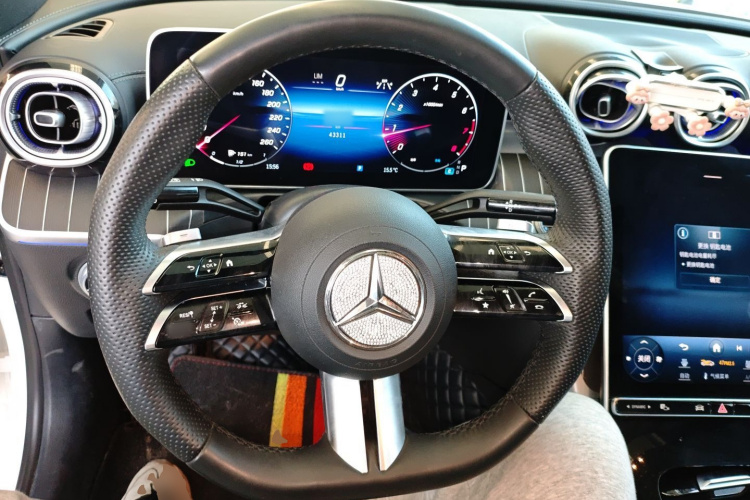 奔驰C级 2023款 改款 C 260 L 运动版中控内饰13