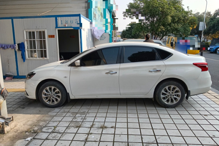 日产 轩逸 2024款 经典 1.6XE CVT舒适版车身外观4