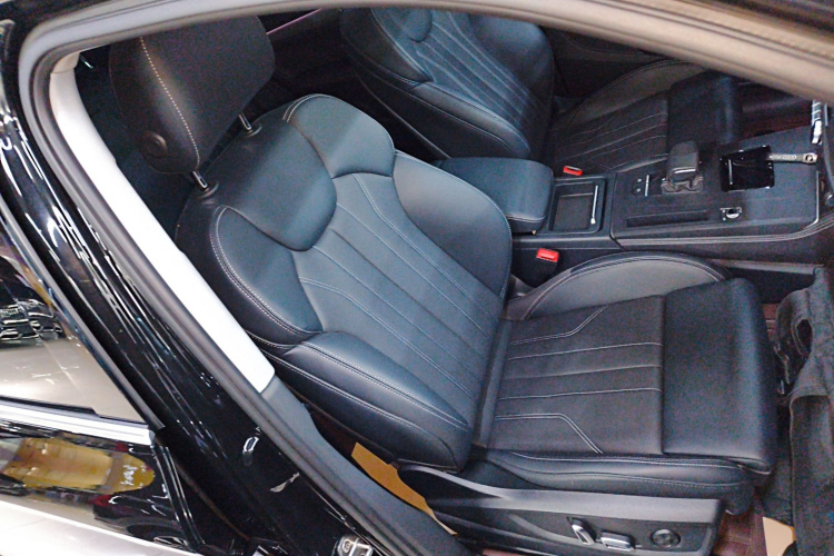 奥迪Q5L 2025款 40 TFSI 时尚动感型局部细节41