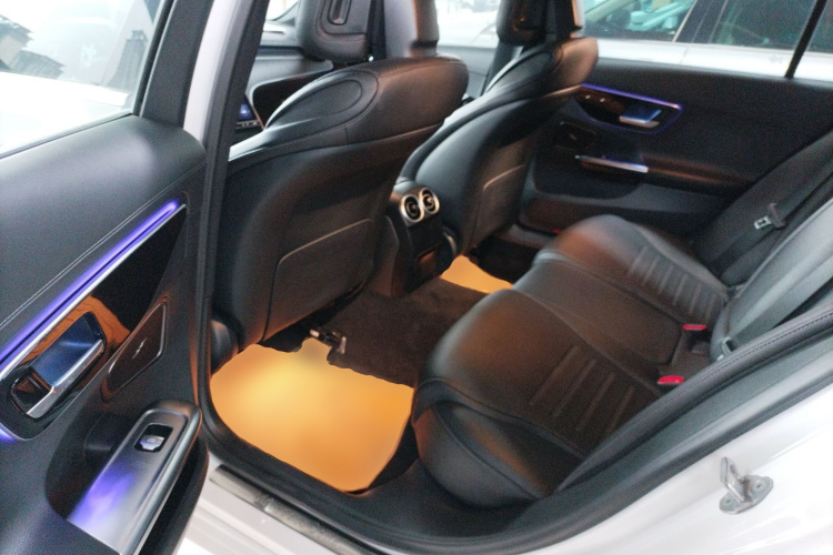 奔驰C级 2022款 改款 C 200 L 运动版中控内饰7004