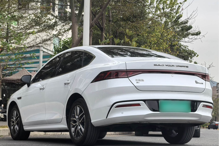 比亚迪 秦PLUS 2021款 EV 400KM 豪华型车身外观6002
