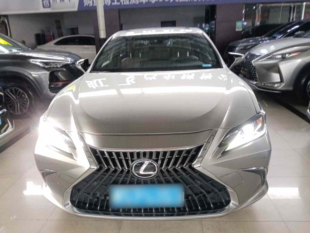雷克萨斯ES 2022款 260 卓越版(2)
