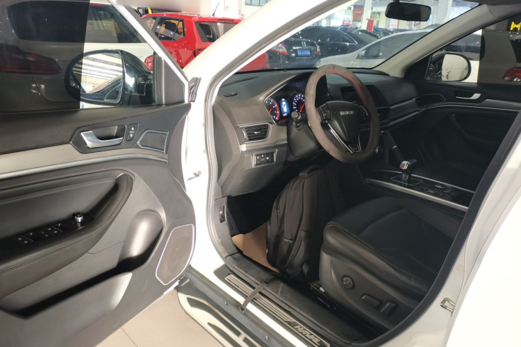 哈弗H6 2018款 蓝标 运动版 1.5T 自动两驱精英型中控内饰20