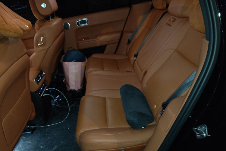 理想汽车 理想L7 2023款 Air中控内饰21