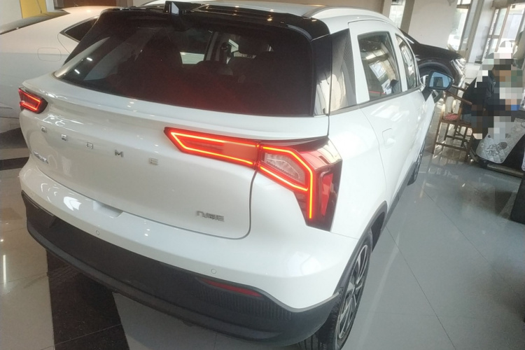 吉利几何E萤火虫 2024款 301km 星光车身外观7