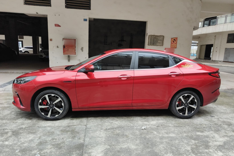 思皓A5 2021款 1.5T CVT尊贵智联型车身外观4