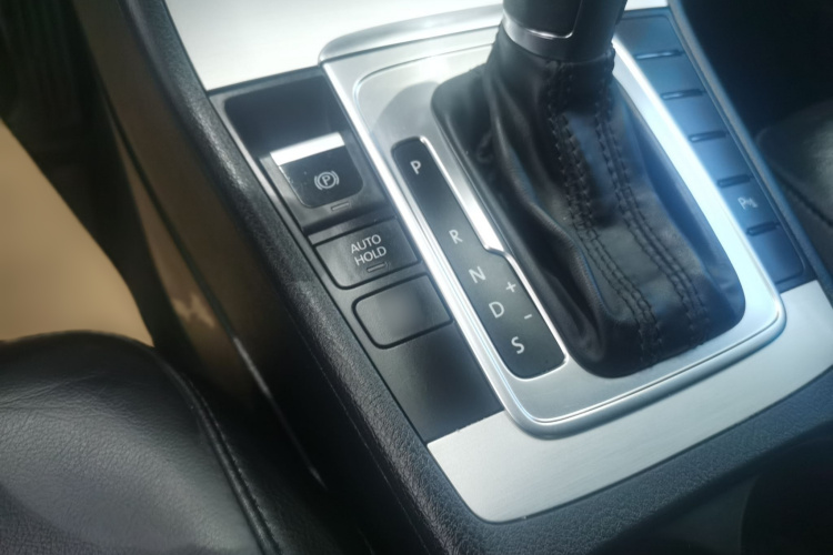 大众 迈腾 2013款 1.8TSI 领先型局部细节9003