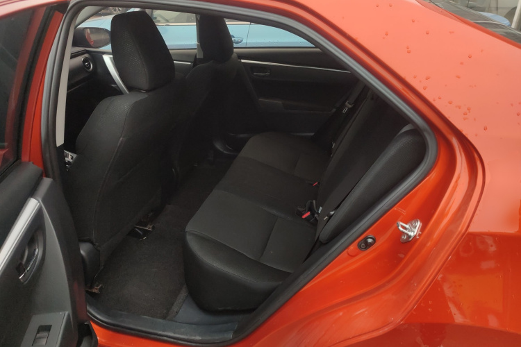 丰田 雷凌 2017款 改款 185T CVT领先版 国V中控内饰7004