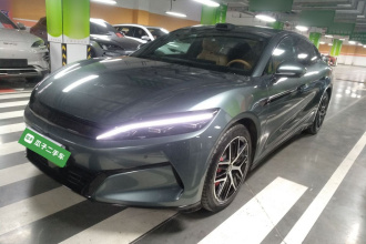 比亚迪 汉L 2025款 DM-p 四驱激光雷达旗舰型