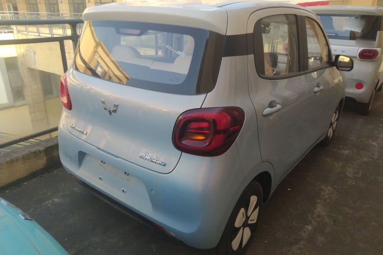 五菱汽车 宏光MINIEV 2025款 四门版 臻享+款车身外观7