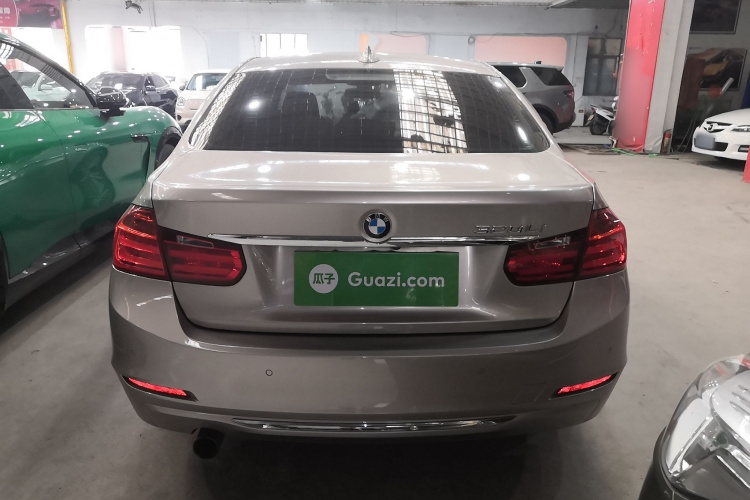 宝马3系 2014款 320Li 豪华设计套装车身外观6