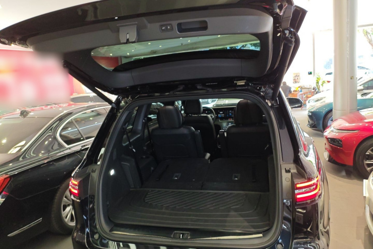 理想汽车 理想ONE 2020款 增程6座版机舱底盘23