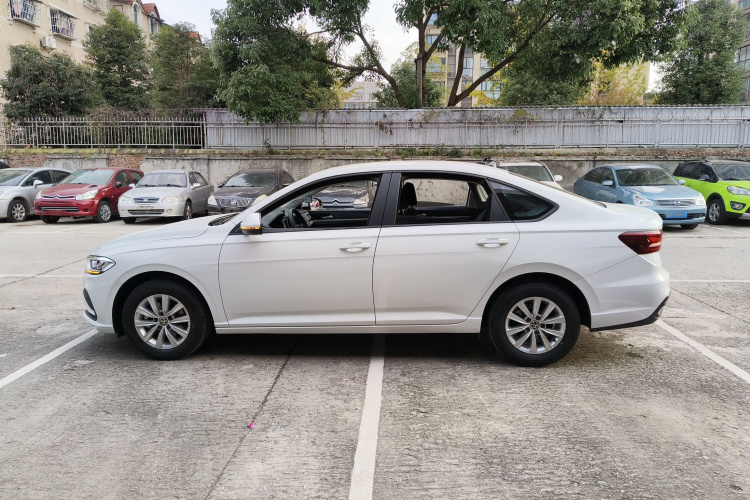 大众 朗逸 2023款 改款 1.5L 自动得逸版车身外观4