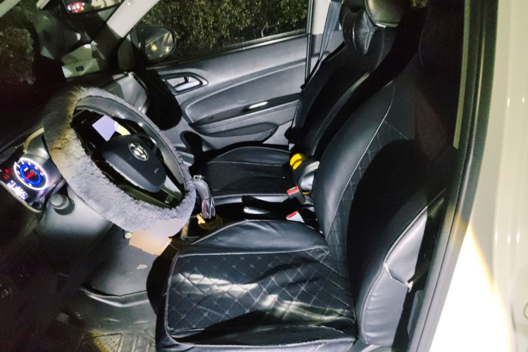 中华V3 2016款 1.5L 手动舒适型中控内饰19