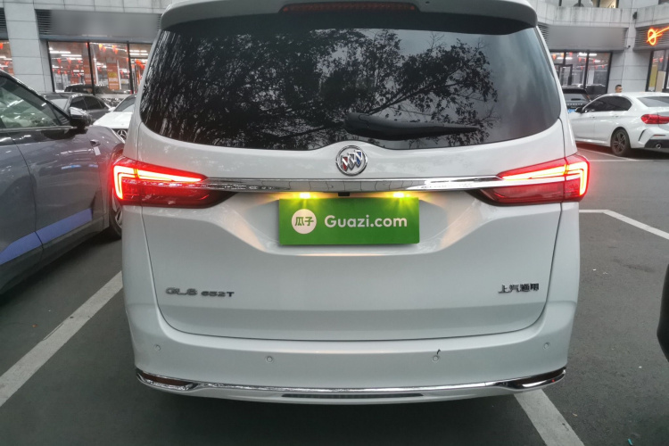 别克GL8 2022款 陆上公务舱 652T 豪华型车身外观6