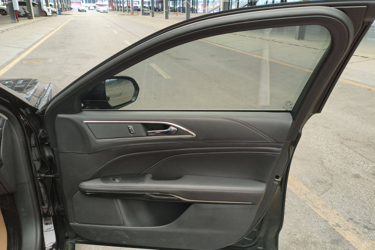 福特 金牛座 2019款 EcoBoost 245 悦享版中控内饰7005