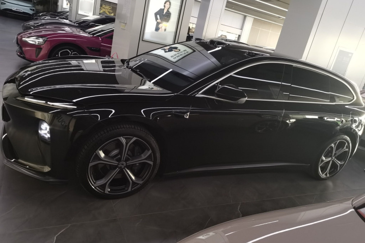 蔚来ET5T 2024款 75kWh Touring车身外观4