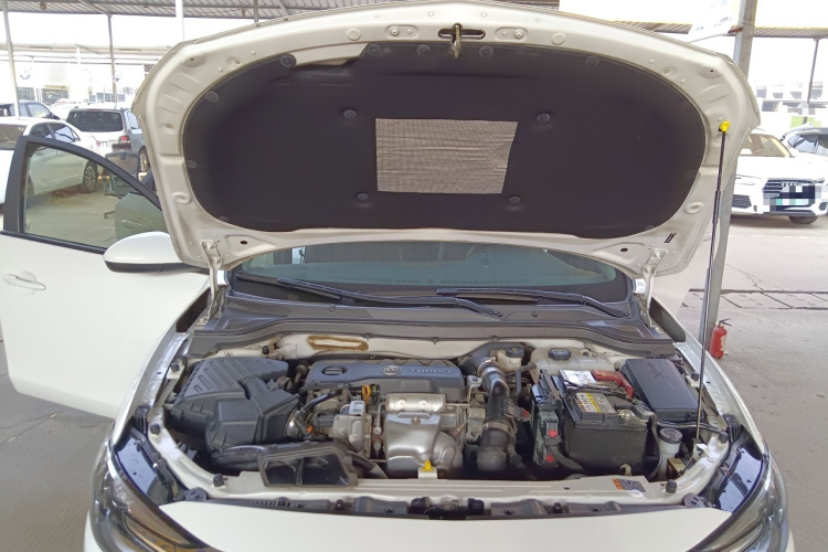 别克 英朗 2019款 18T 自动互联精英型 国VI机舱底盘24