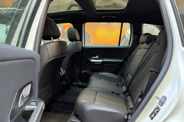 奔驰GLB 2024款 GLB 200 动感型中控内饰7006