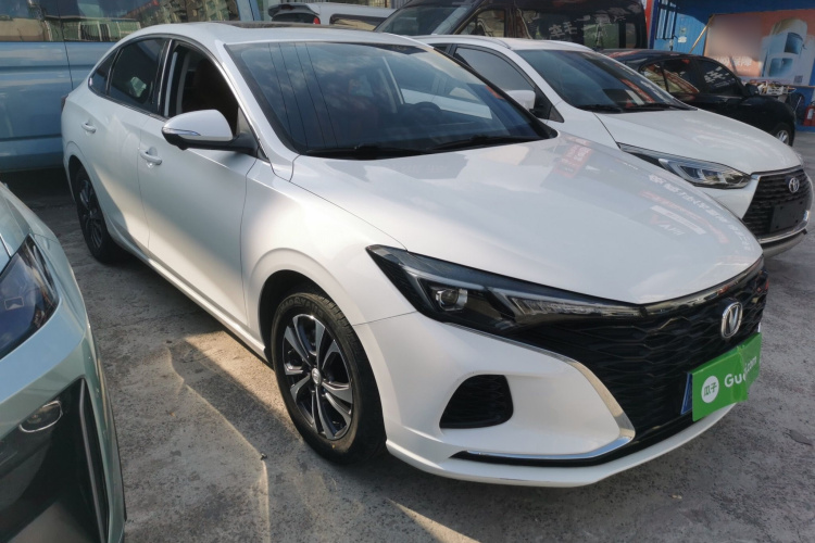 长安 逸动 2021款 PLUS 蓝鲸NE 1.4T GDI DCT尊贵型车身外观3