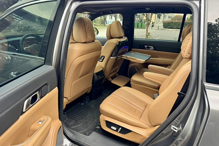 理想汽车 理想ONE 2020款 增程6座版中控内饰7003