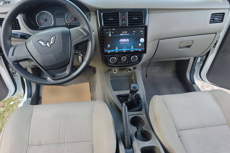 五菱汽车 五菱荣光V 2019款 1.5L封窗车实用型国VI LAR局部细节14