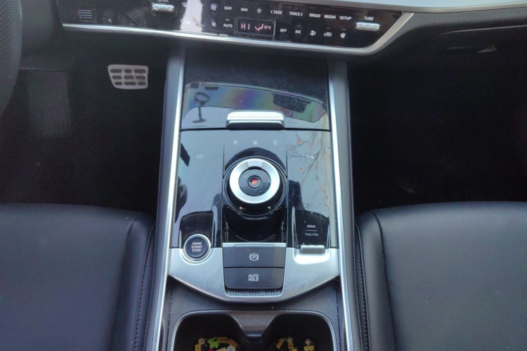 起亚 狮铂拓界 2023款 2.0T 两驱尊贵版中控内饰7005