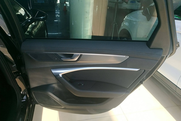 奥迪A6L 2019款 40 TFSI 豪华致雅型中控内饰7006