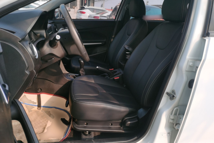 奇瑞 瑞虎3X 2018款 1.5L 手动舒适版中控内饰19