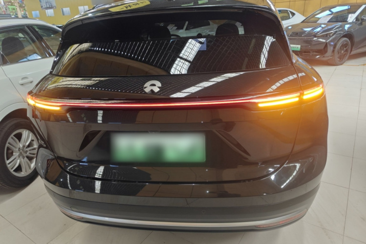 蔚来ES6 2023款 75kWh车身外观6004