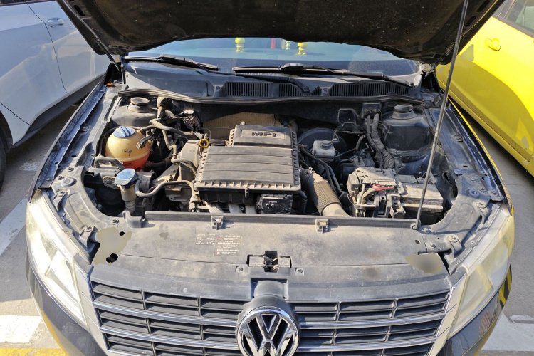 大众 朗逸 2013款 改款经典 1.6L 自动舒适版机舱底盘24