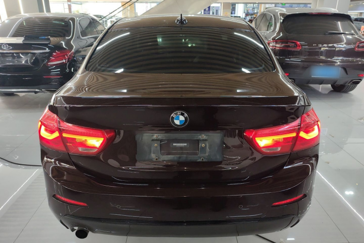 宝马1系 2018款 118i 运动型车身外观6004