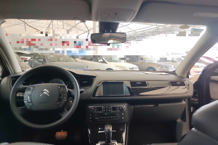雪铁龙C5 2014款 2.0L 自动尊享型中控内饰7002
