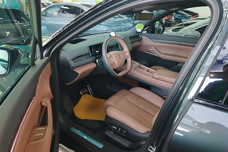 蔚来ES8 2023款 100kWh 签名版中控内饰7003