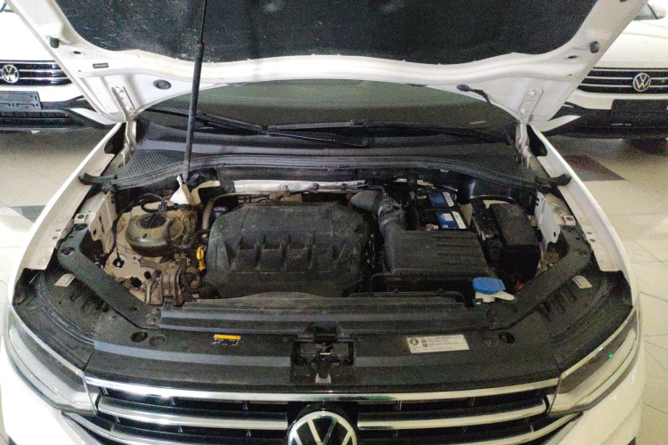 大众 途观L 2022款 330TSI 自动两驱舒享版机舱底盘24