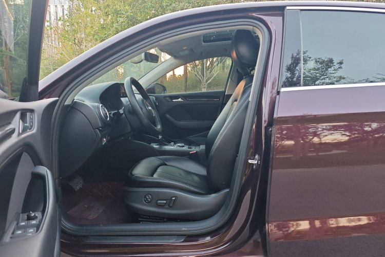 奥迪A3 2015款 Limousine 35 TFSI 百万纪念智领型中控内饰7001