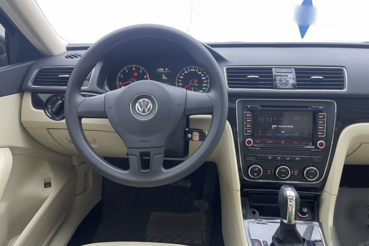 大众 帕萨特 2013款 1.8TSI DSG政府采购版局部细节13