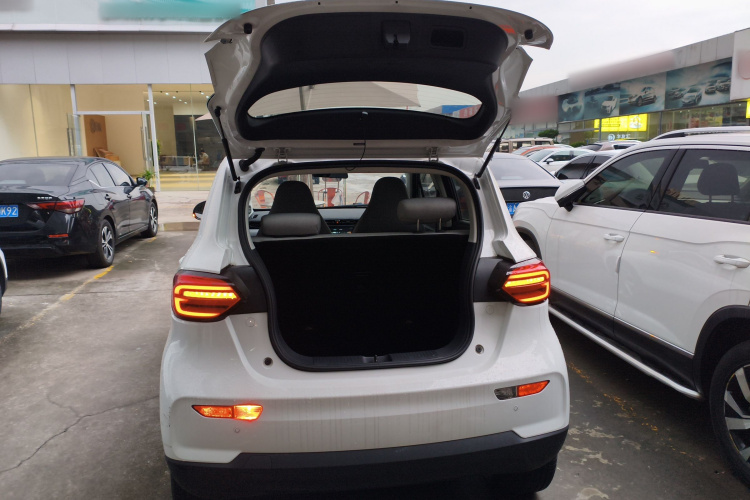 零跑汽车 零跑T03 2022款 炫晶版机舱底盘23