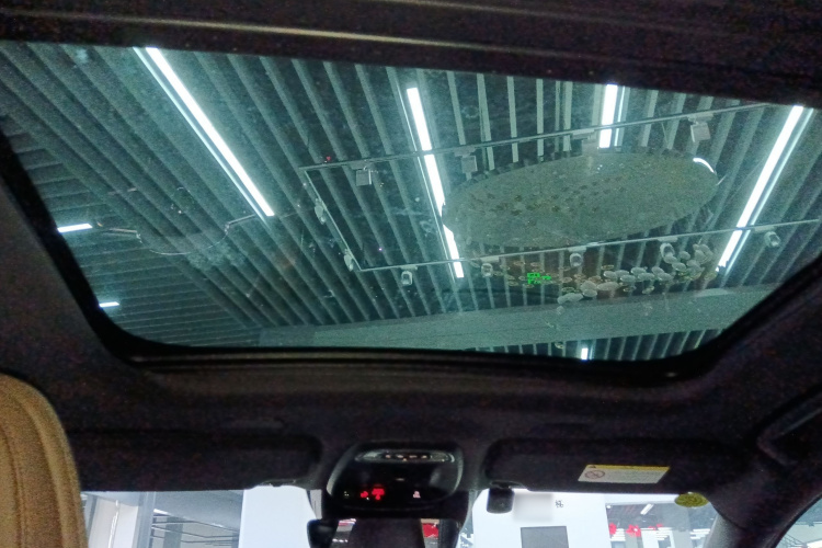 沃尔沃S90新能源 2022款 T8 E驱混动 智逸豪华版中控内饰22