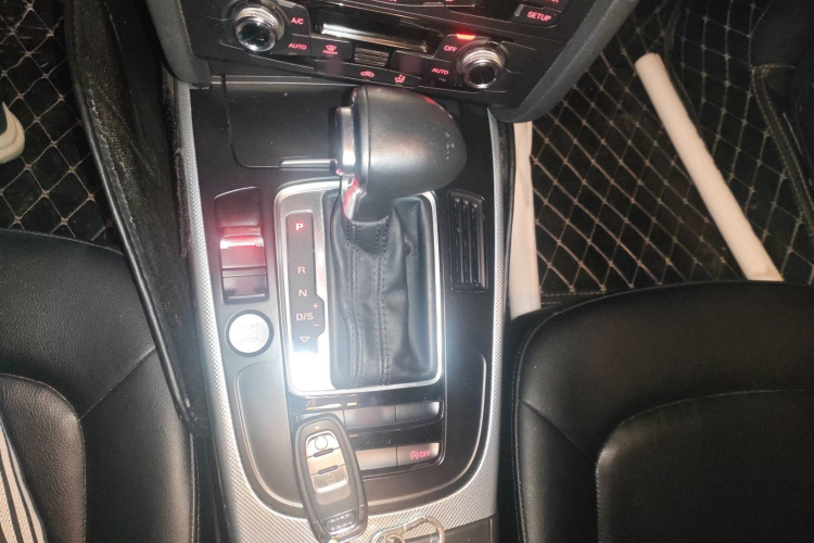 奥迪A4L 2015款 35 TFSI 自动标准型局部细节18